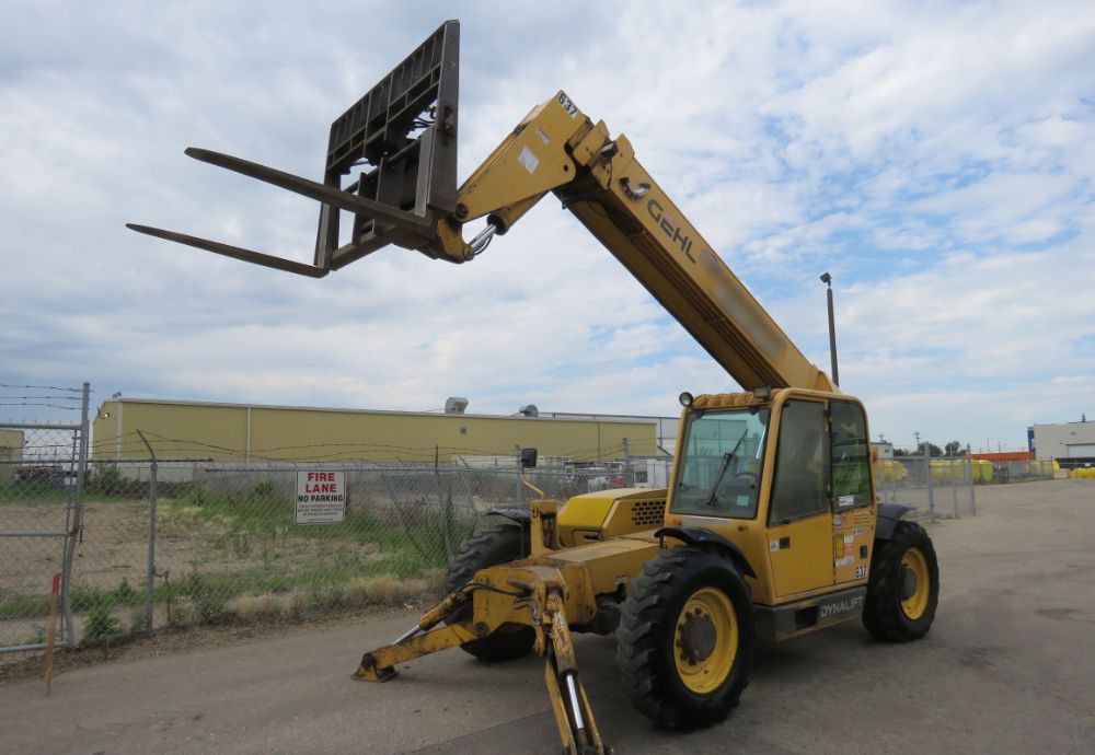 2002 Gehl DL8H-42 8,000 Lbs. 4x4x4 Telescopic Reach Forklift Aux Hyd Cab