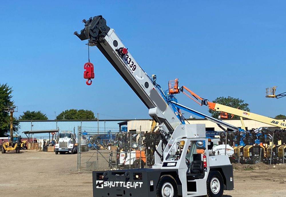 2008 SHUTTLELIFT 3339 9 ton Carry Deck Crane 30' Boom Jib Cummins Diesel