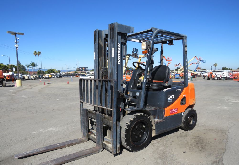 2013 Doosan D30S-5 5.5k Warehouse Industrial Forklift Lift Truck Diesel