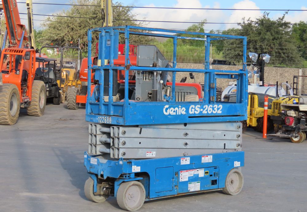 2013 Genie GS-2632 26' Electric Scissor Lift Man Aerial Platform 24 VDC