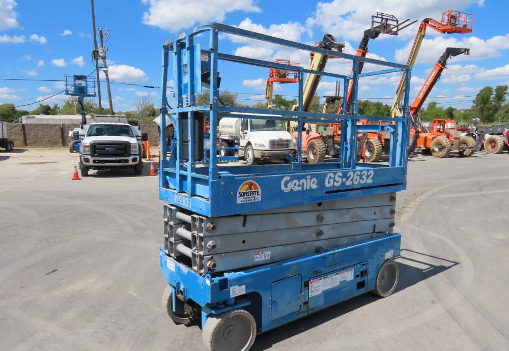 2014 Genie GS-2632 26' Electric Scissor Lift Man Aerial Platform 24 VDC