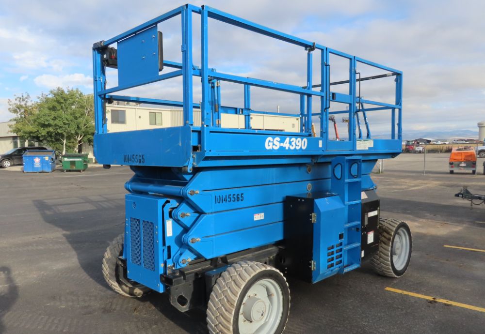 2014 Genie GS-4390RT 43' Rough Terrain Scissor Lift Aerial Manlift D/F