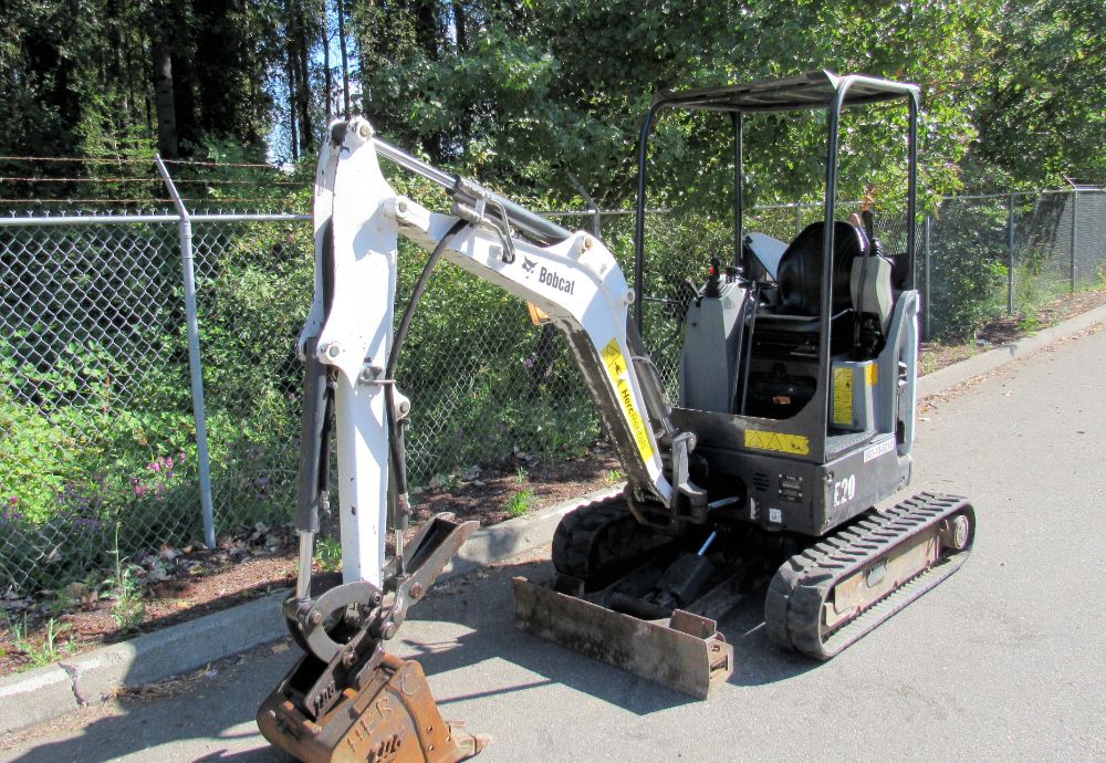 2016 Bobcat E20 Mini Hydraulic Excavator Backhoe Thumb Blade Q/C Kubota