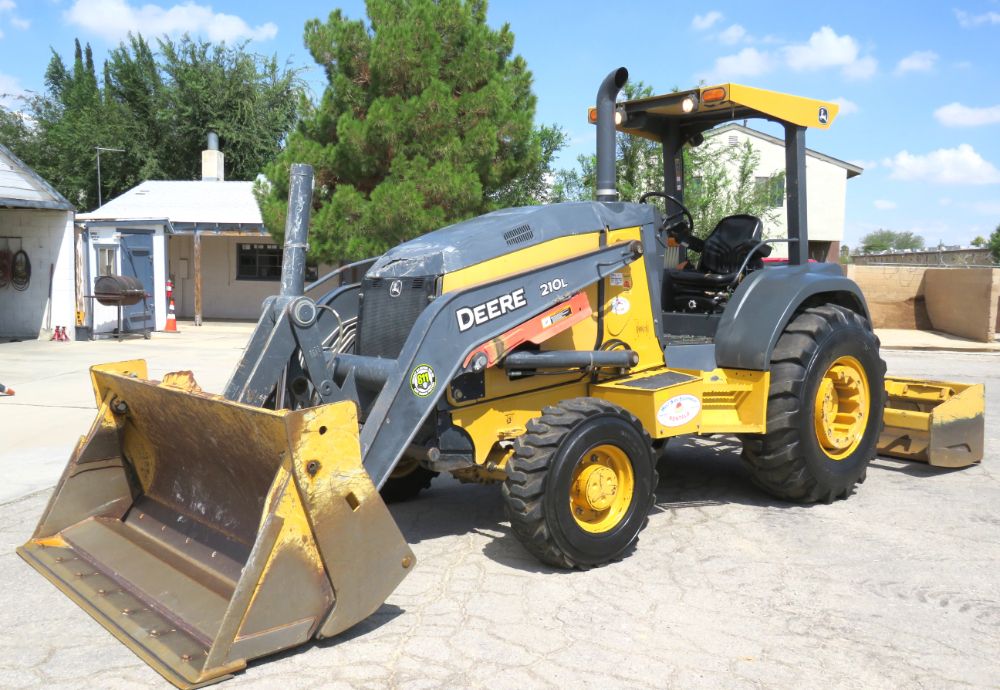 2016 John Deere 210L 4x4 Skip Loader Box Scraper Landscape Tractor