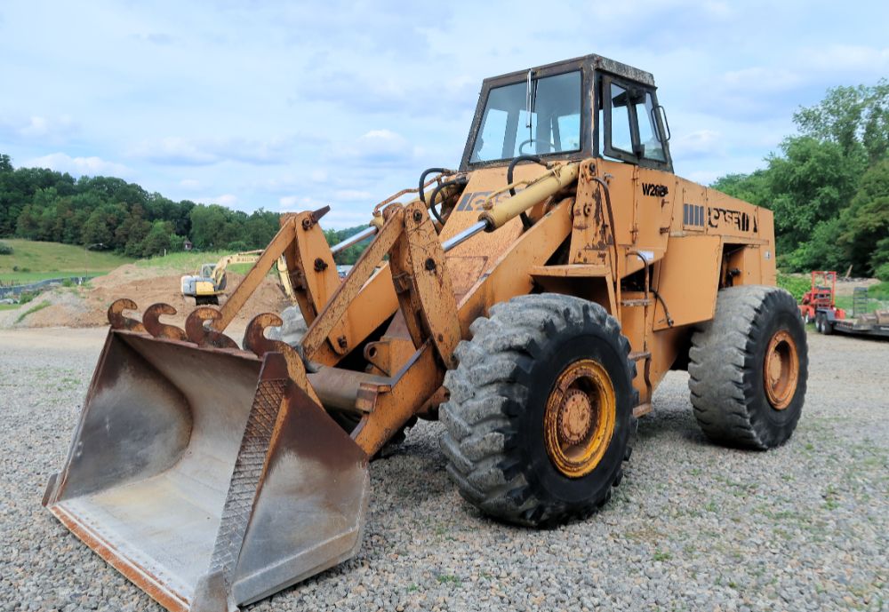 Case W26B Wheel Loader Tractor Cab Diesel 165 HP 85  Bucket