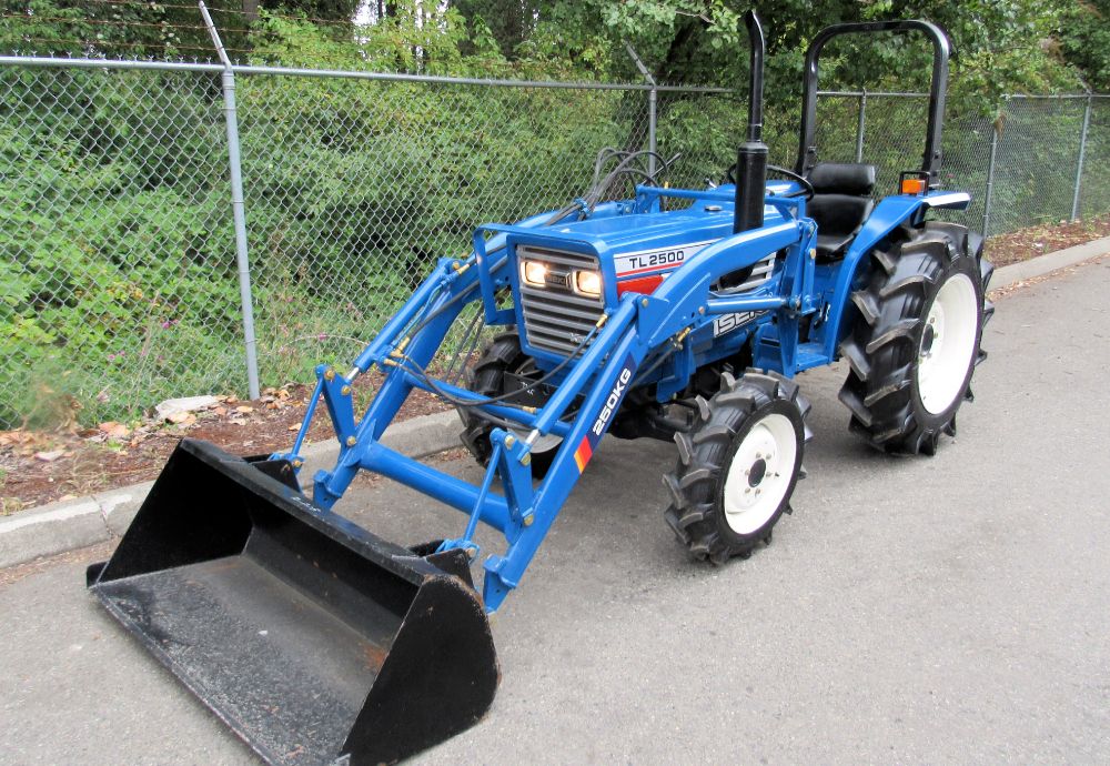 Iseki TL2500 4WD Agricultural Farm Tractor Loader Bucket PTO Diesel