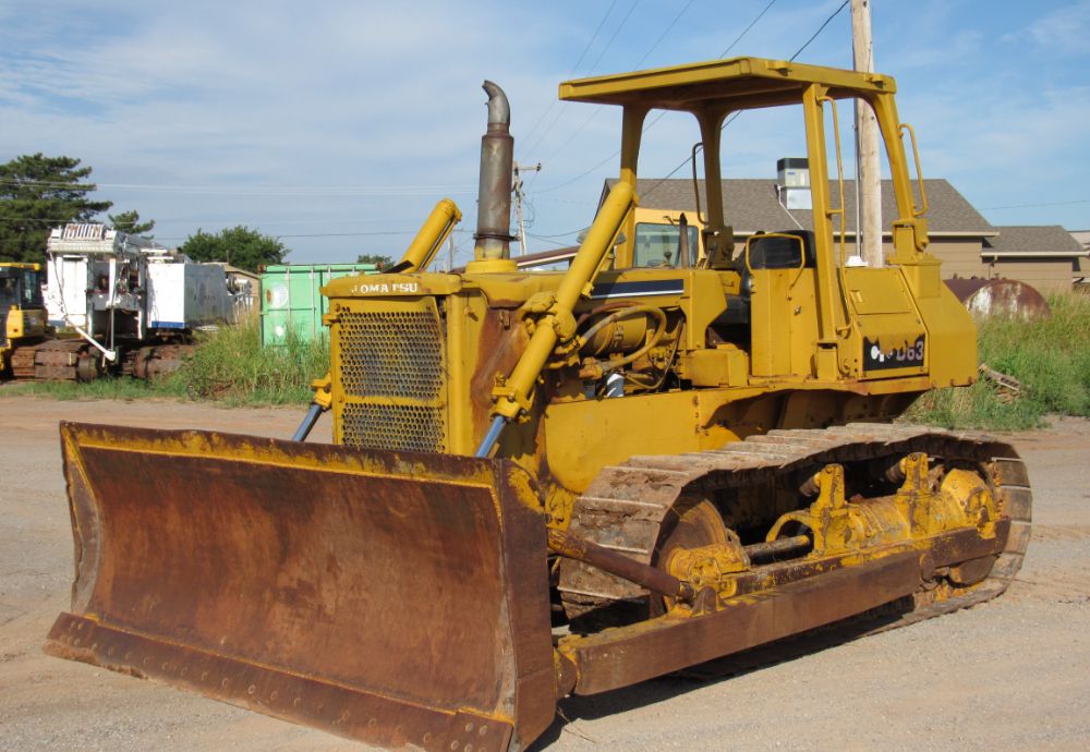 Komatsu D63E-1B Crawler Bull Dozer Tractor 123  Blade Komatsu Diesel